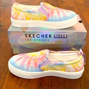 NIB Skechers Girls 2.5 Slip On Shoe Tie Dye